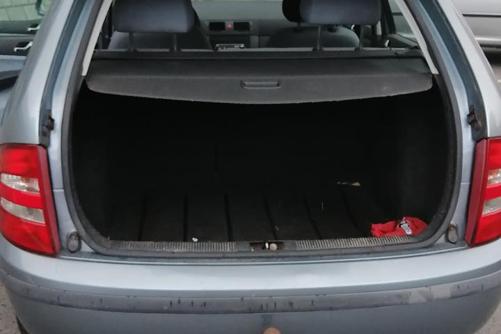Blå Skoda Fabia fra 2002