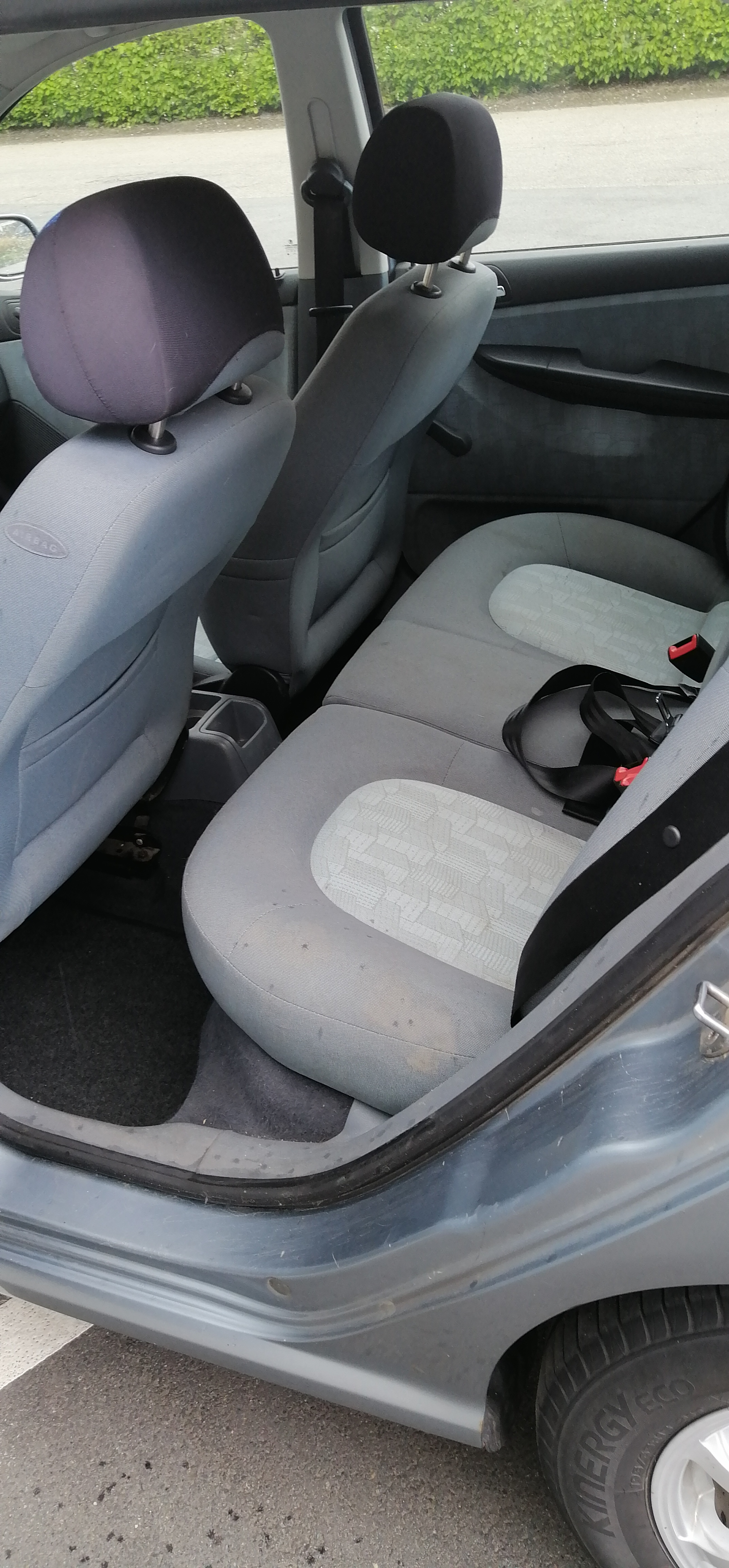 Blå Skoda Fabia fra 2002
