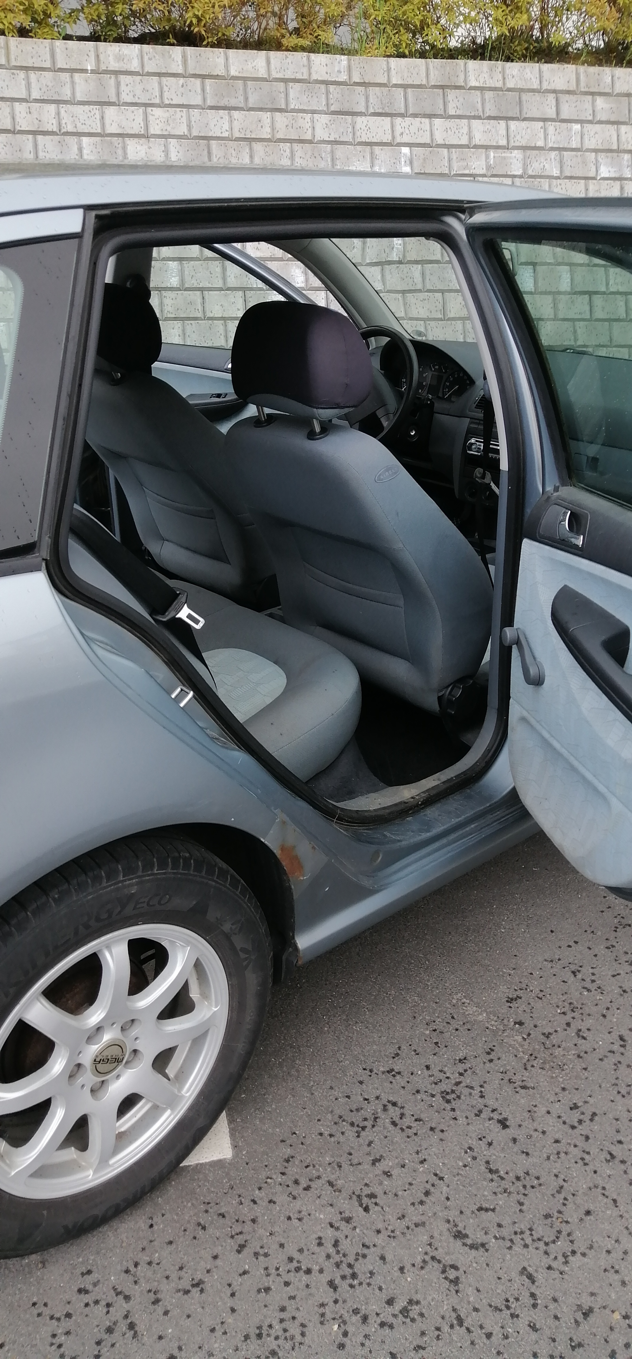 Blå Skoda Fabia fra 2002