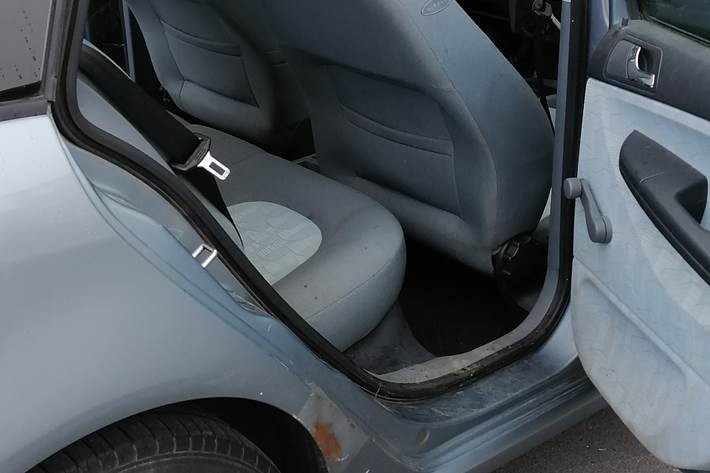 Blå Skoda Fabia fra 2002