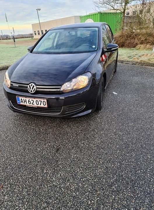 Sort VW Golf VI fra 2012