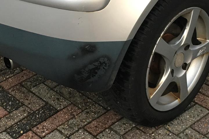 Grå Mitsubishi Colt fra 2008