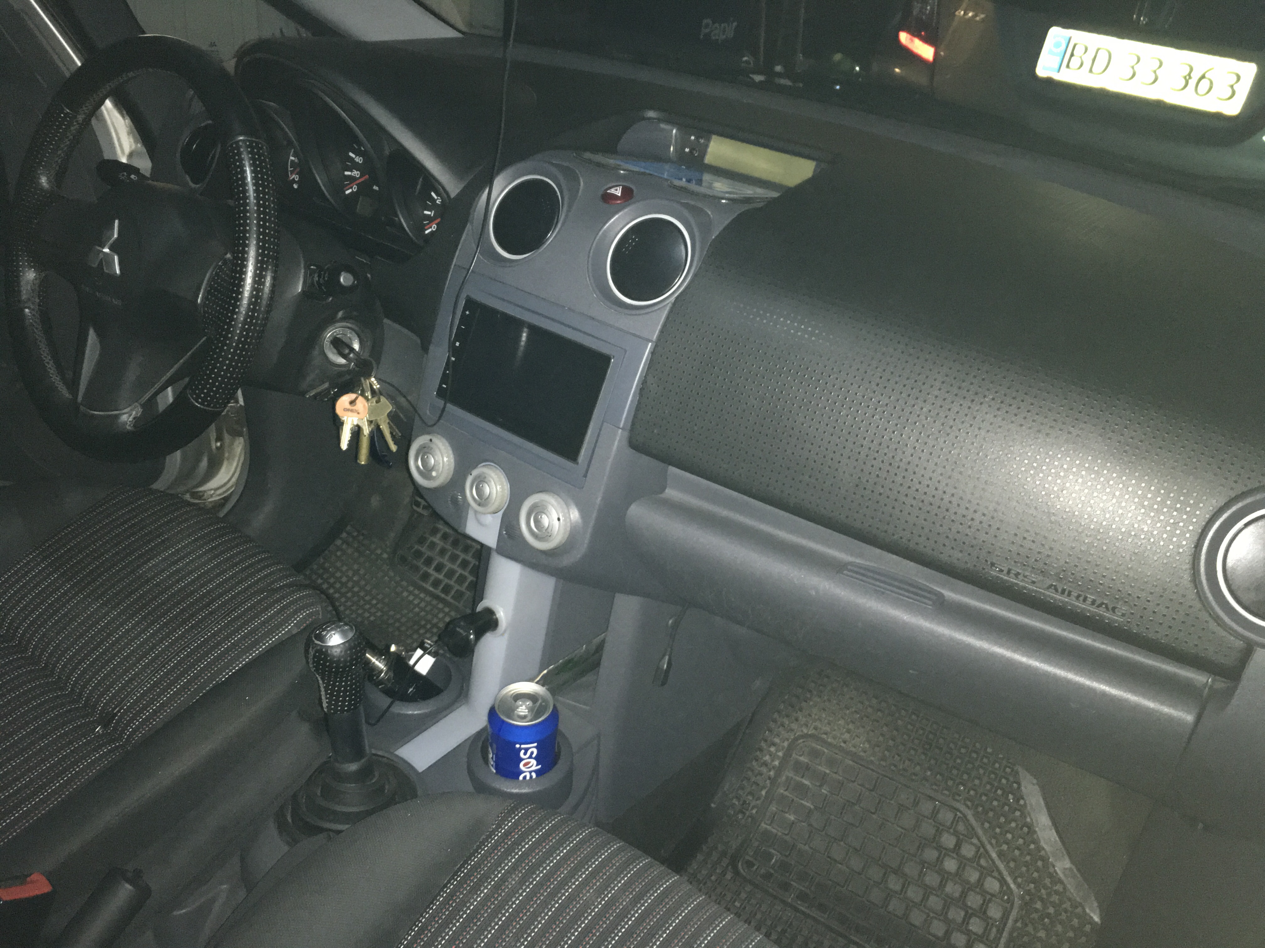 Grå Mitsubishi Colt fra 2008