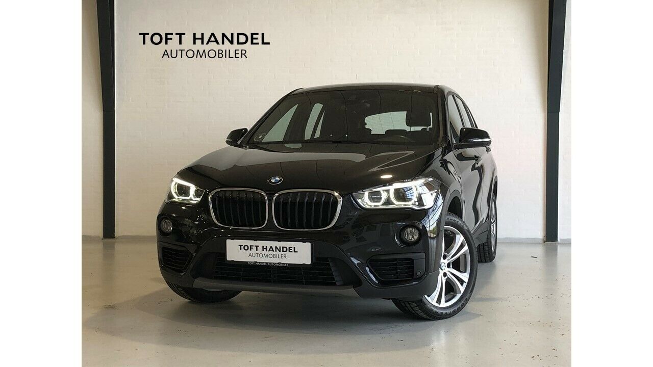 Grå BMW X1 fra 2017