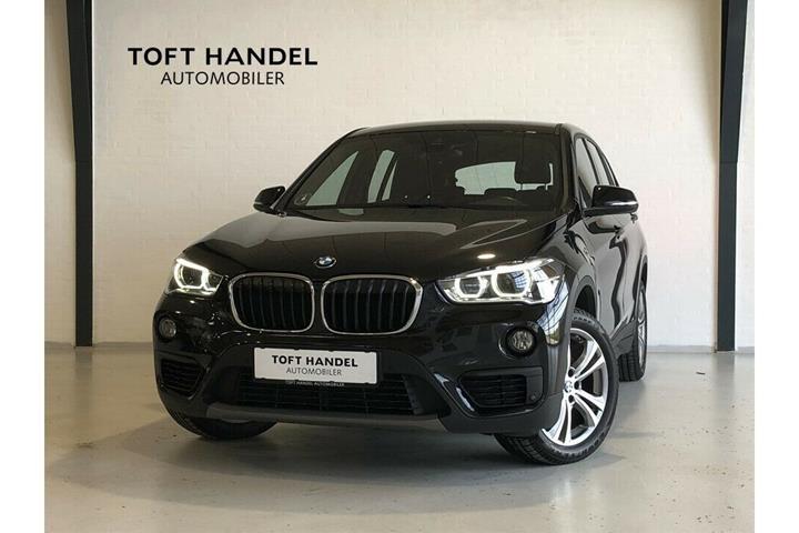Grå BMW X1 fra 2017