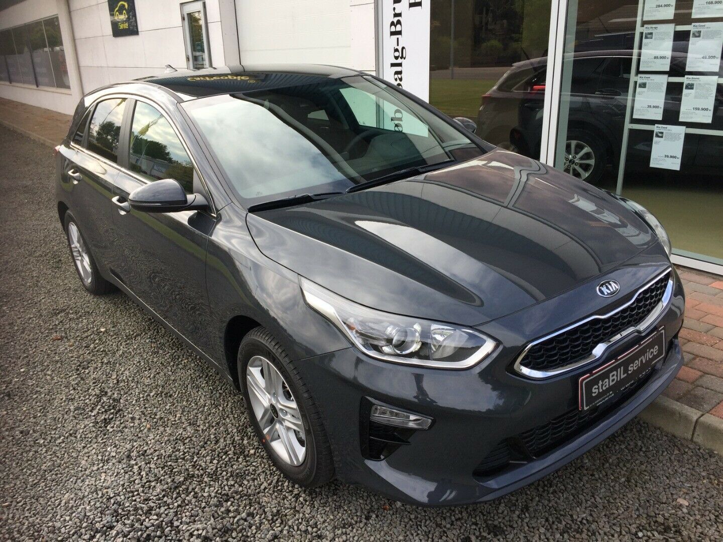 Grå Kia Ceed fra 2020