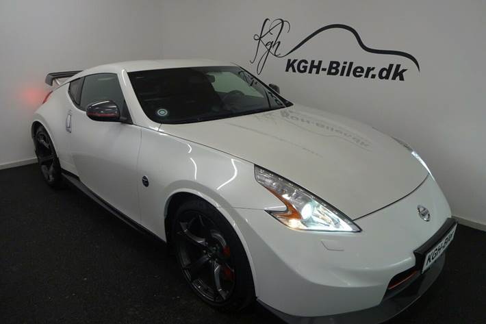 Grå Nissan 370Z fra 2014