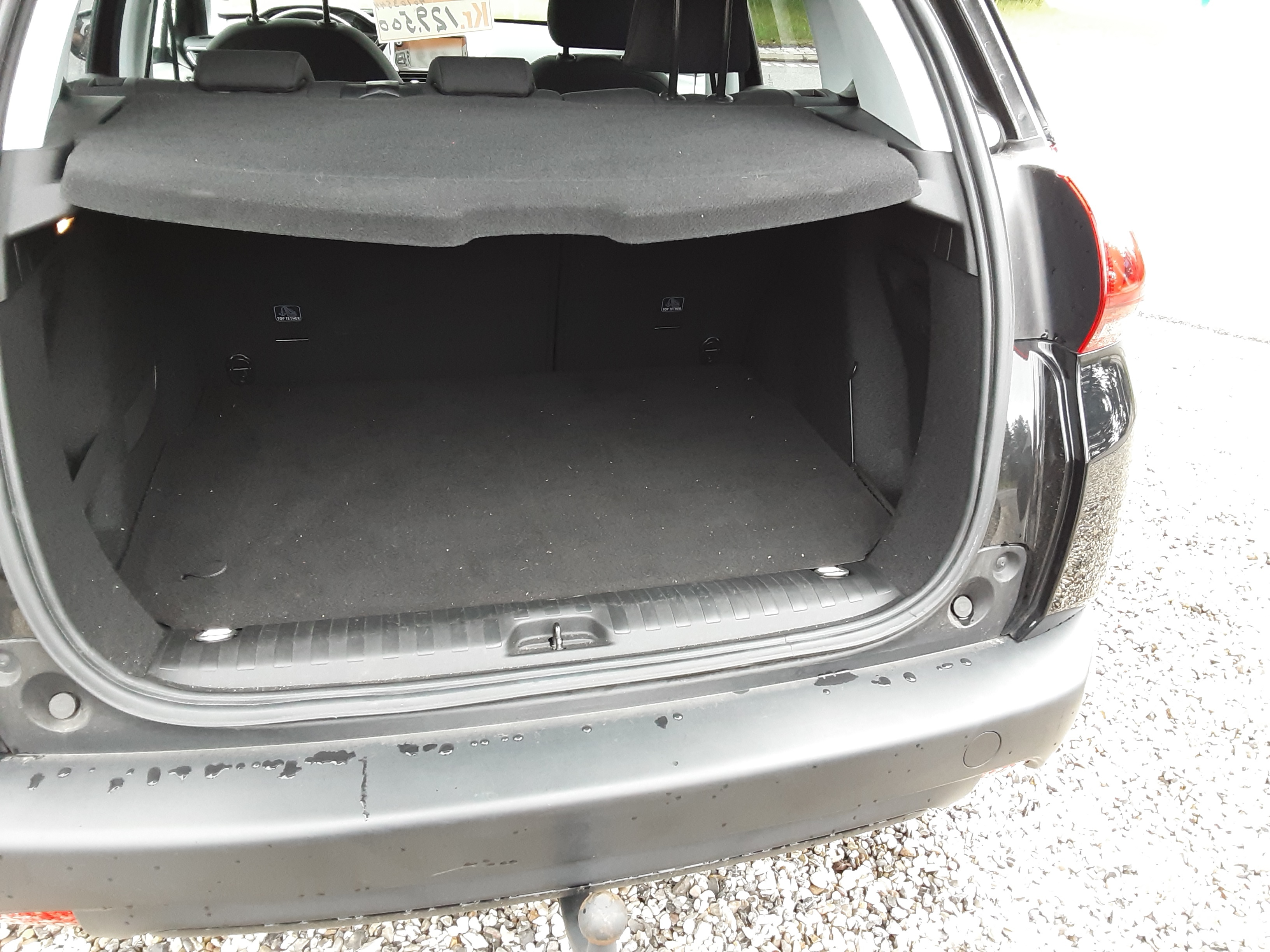 Grå Peugeot 308 fra 2017