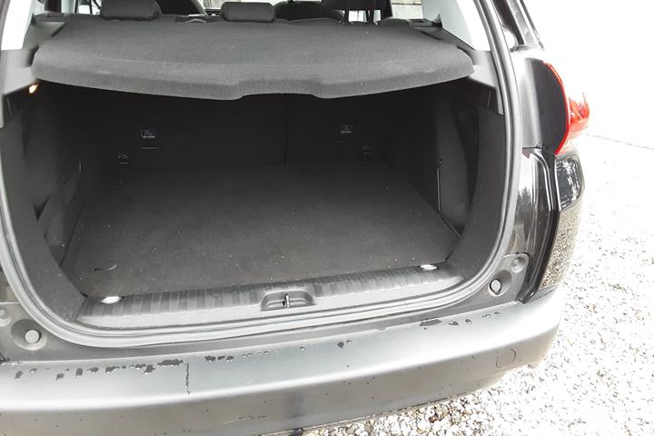 Grå Peugeot 308 fra 2017