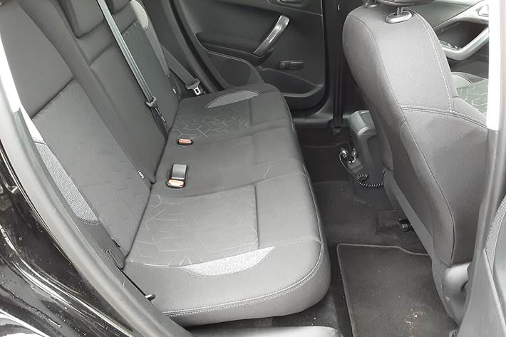 Grå Peugeot 308 fra 2017