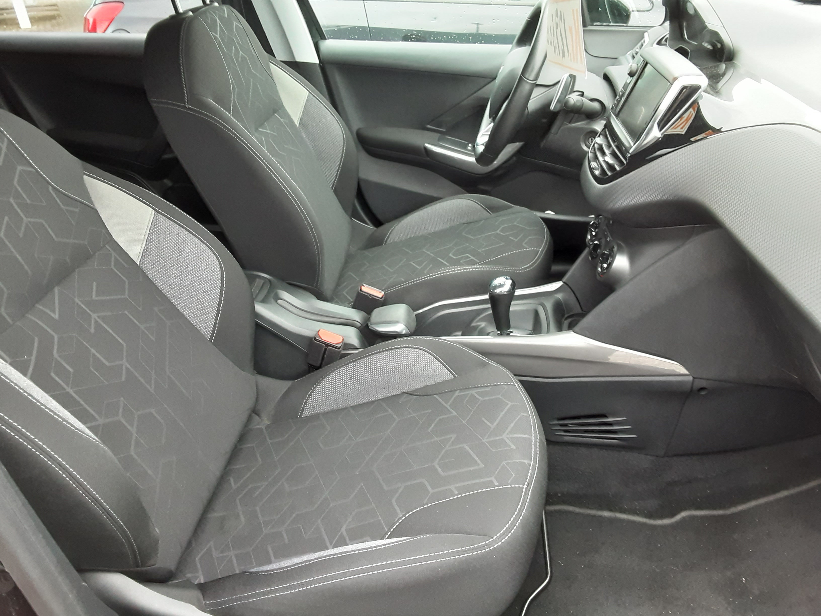 Grå Peugeot 308 fra 2017