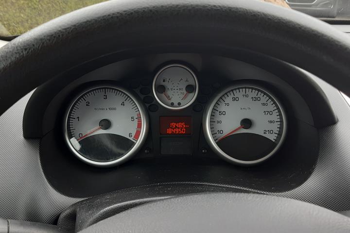Sort Peugeot 206+ fra 2010