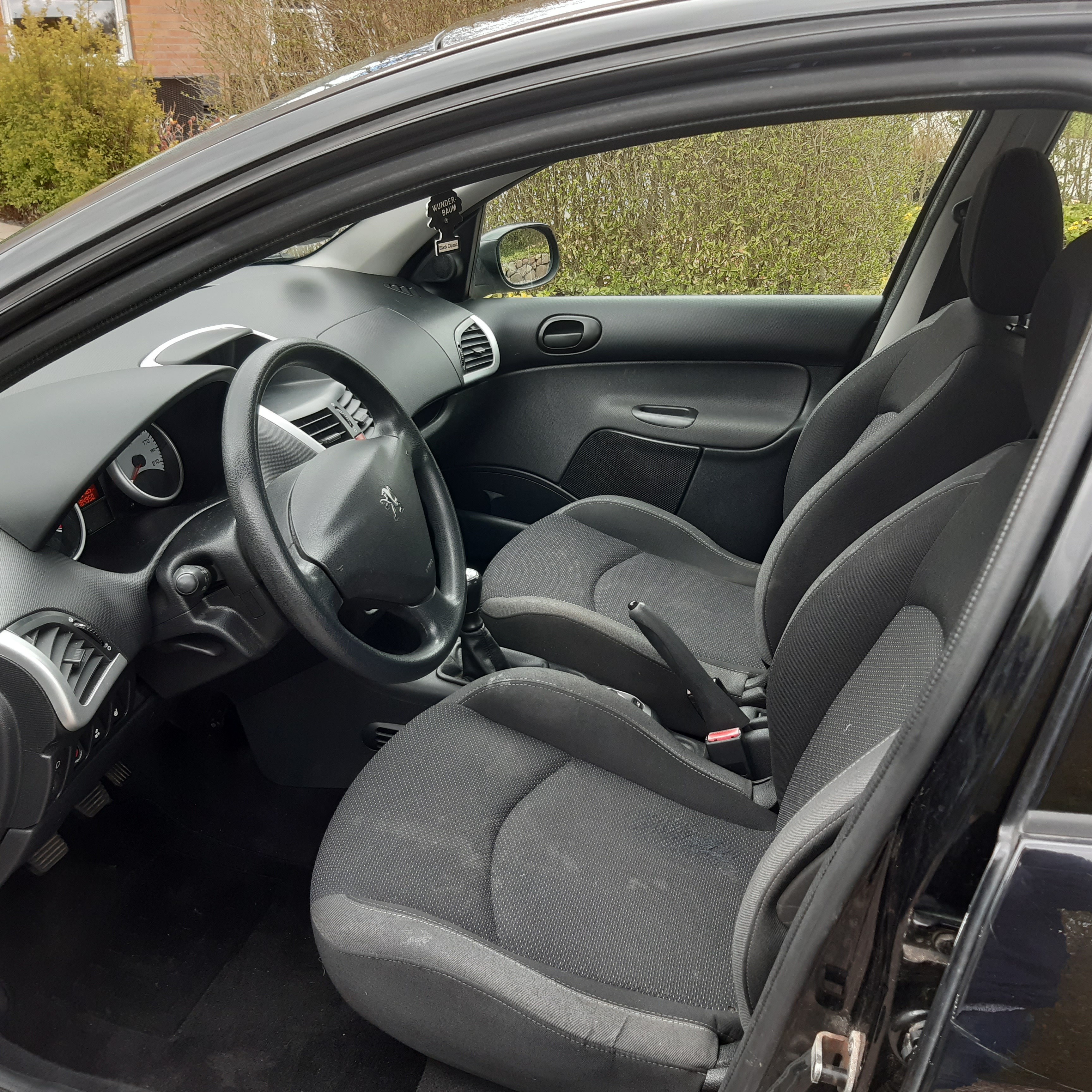 Sort Peugeot 206+ fra 2010