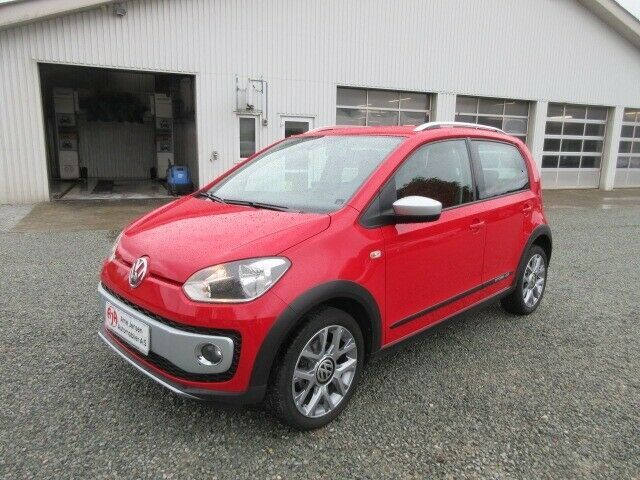 Rød VW Up! Cross fra 2016