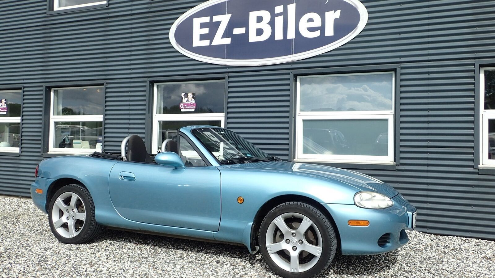 Blå Mazda MX-5 fra 2002