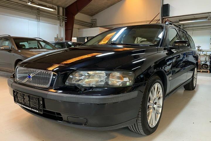Sort Volvo V70 fra 2004
