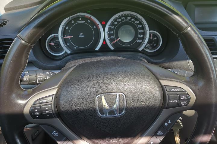 Sort Honda Accord fra 2008