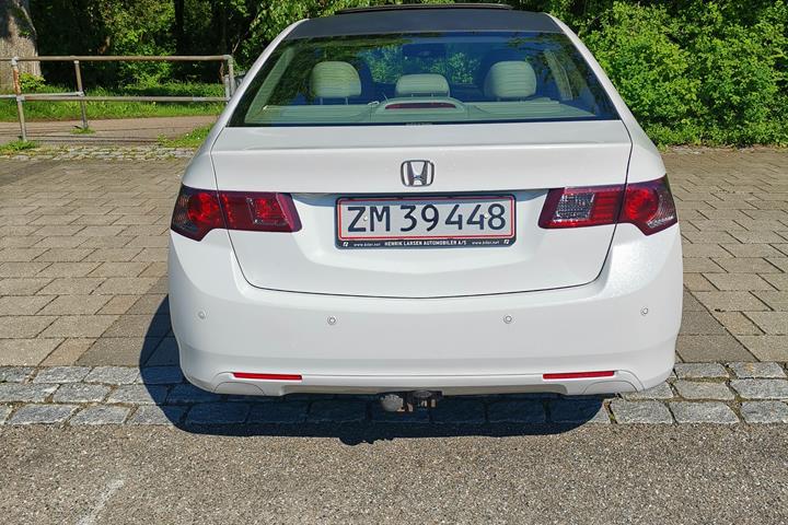 Sort Honda Accord fra 2008