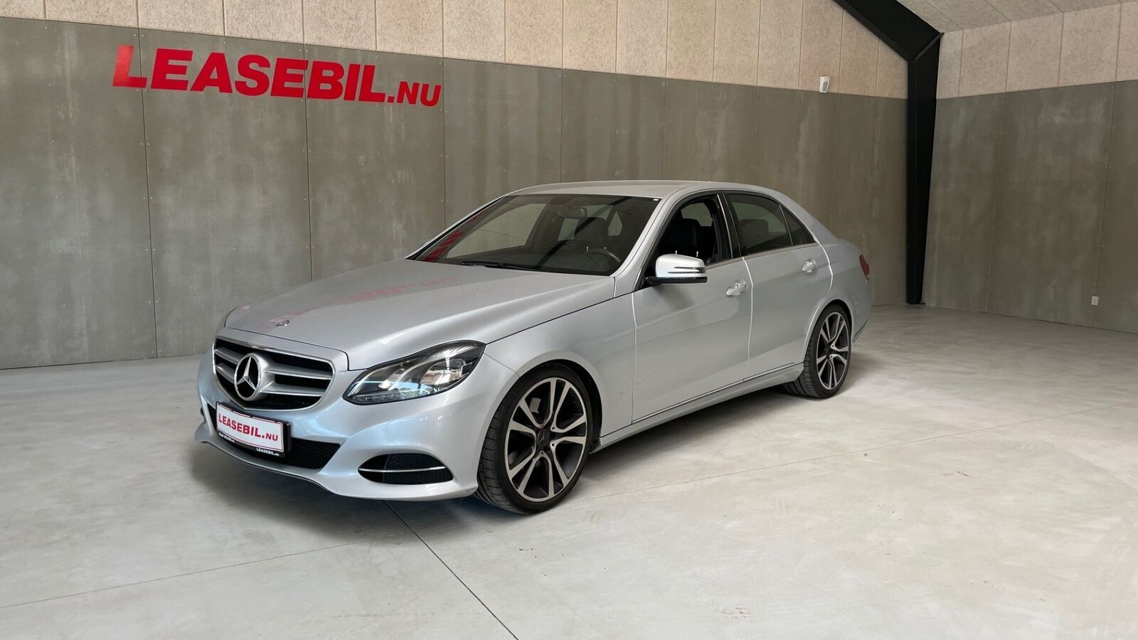 Grå Mercedes E350 fra 2014