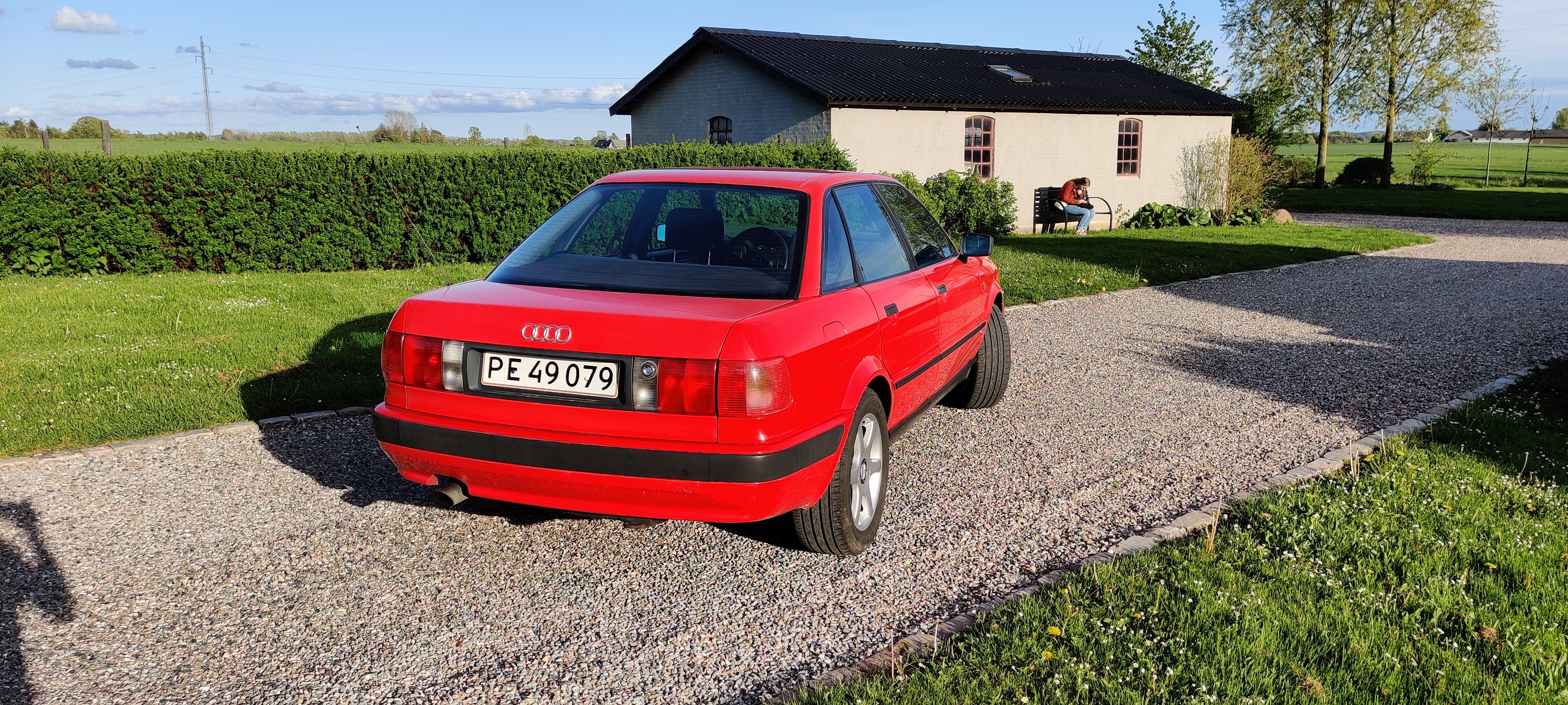 Rød Audi 80 fra 1993