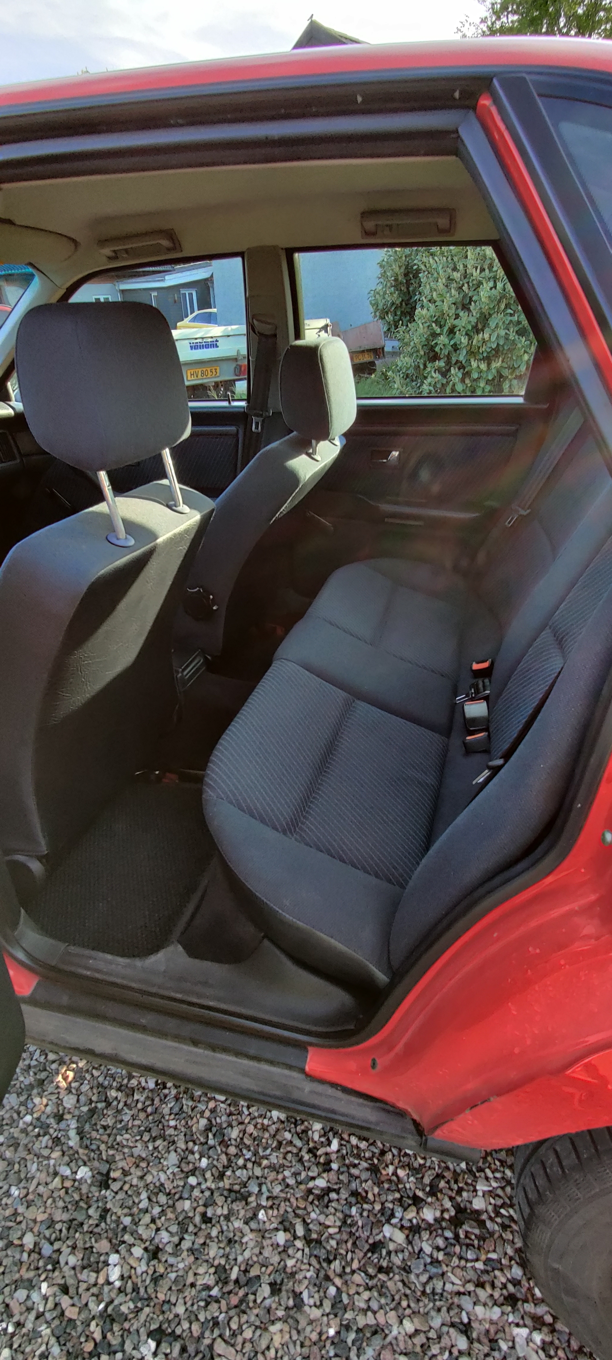Rød Audi 80 fra 1993