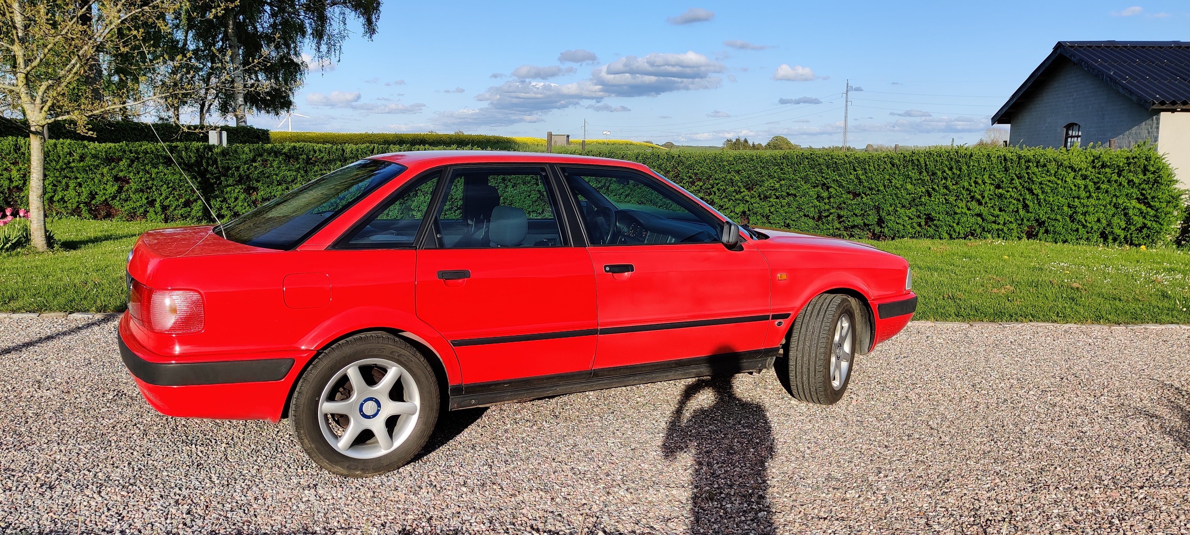 Rød Audi 80 fra 1993