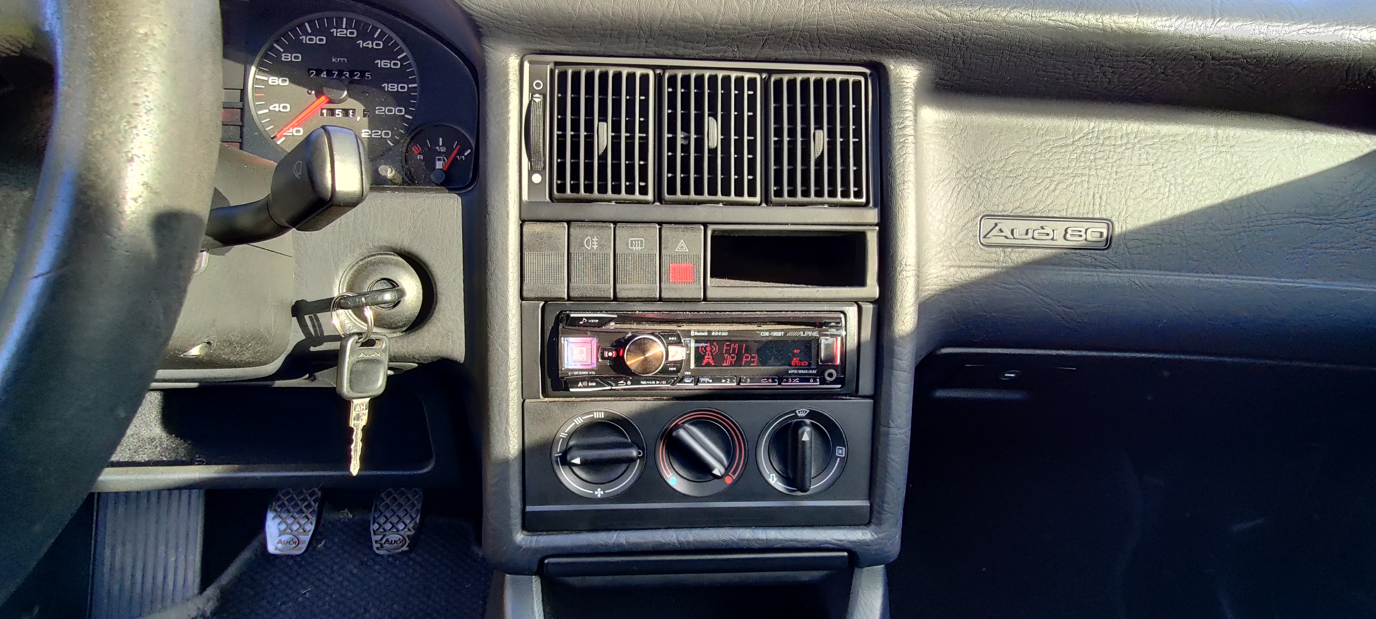 Rød Audi 80 fra 1993