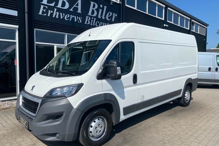 Hvid Peugeot Boxer 435 fra 2016