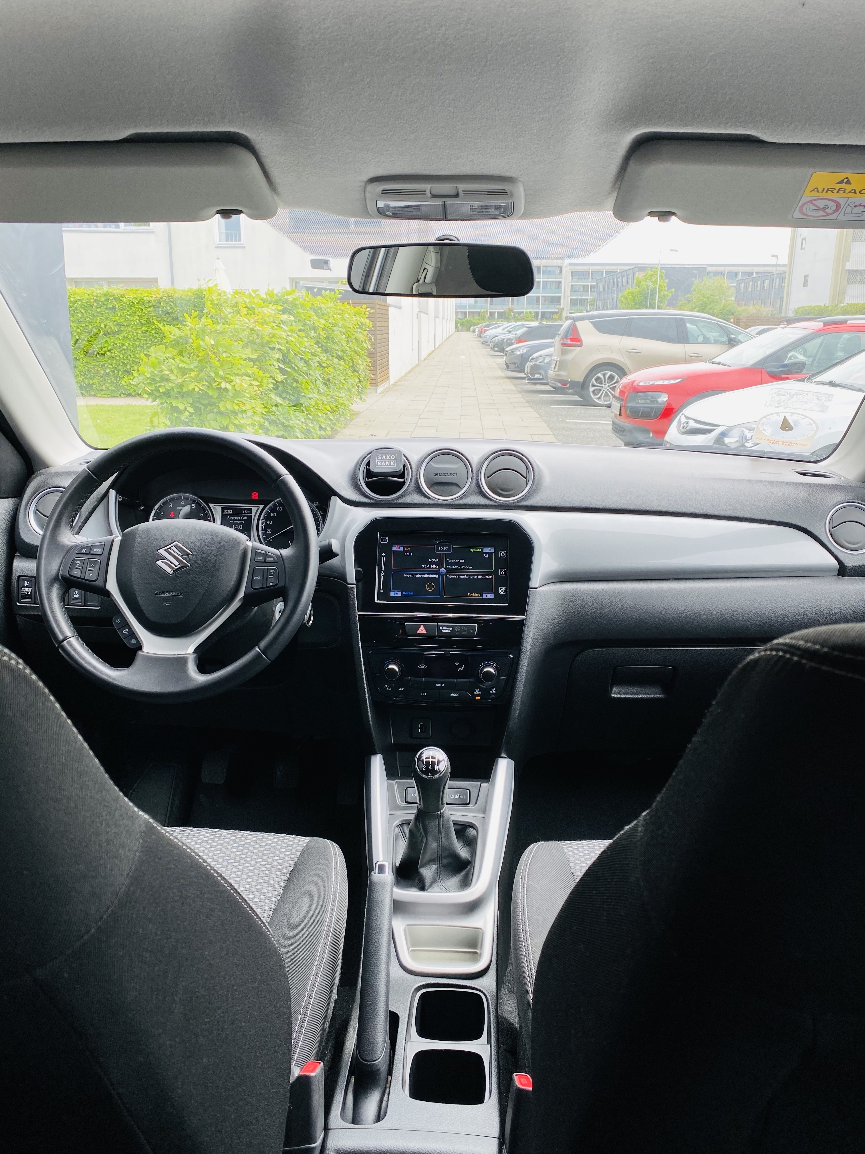 Grå Suzuki Vitara fra 2015