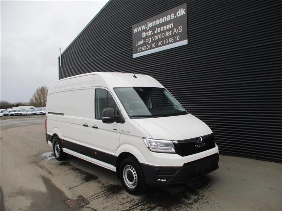 Hvid VW Crafter fra 2020