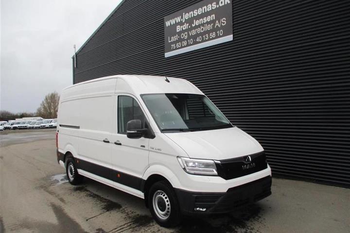 Hvid VW Crafter fra 2020
