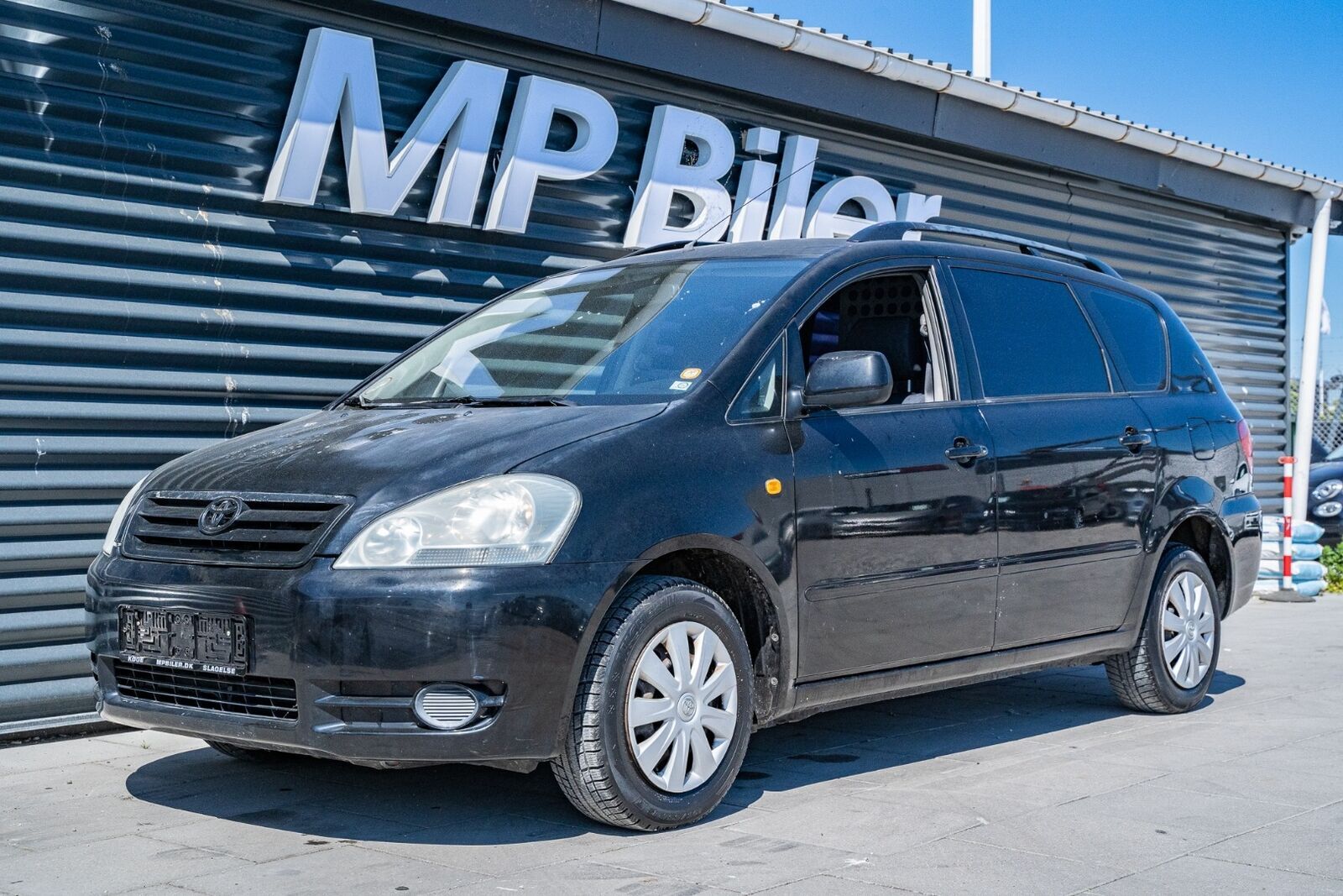 Grå Toyota Sportsvan fra 2002