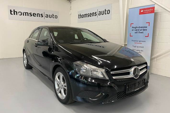 Grå Mercedes A180 fra 2015