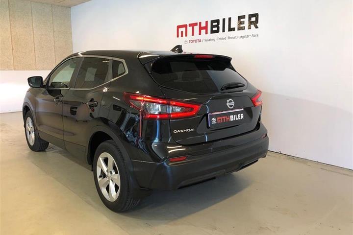 Sort Nissan Qashqai fra 2018
