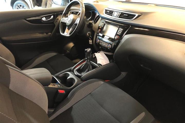 Sort Nissan Qashqai fra 2018