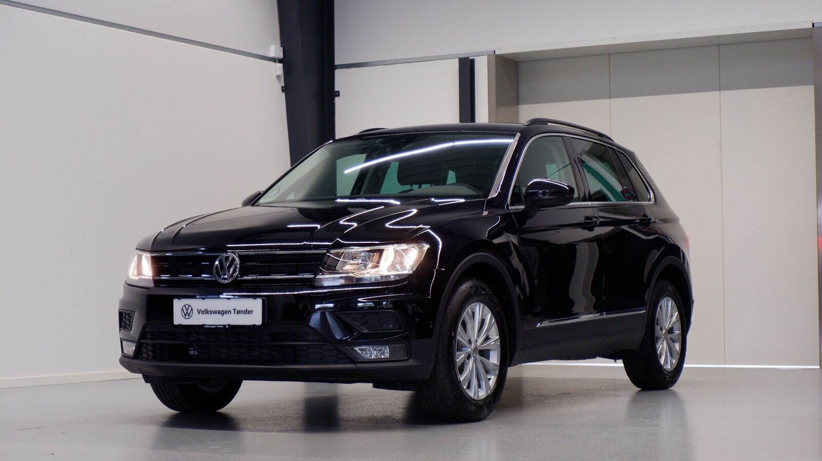 Sort VW Tiguan fra 2020