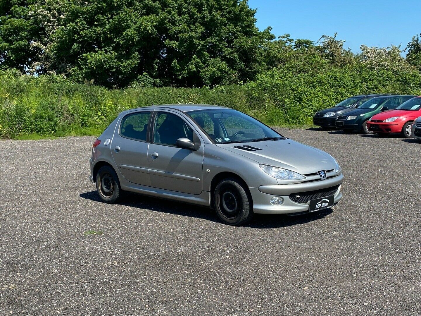 Grå Peugeot 206 fra 2008