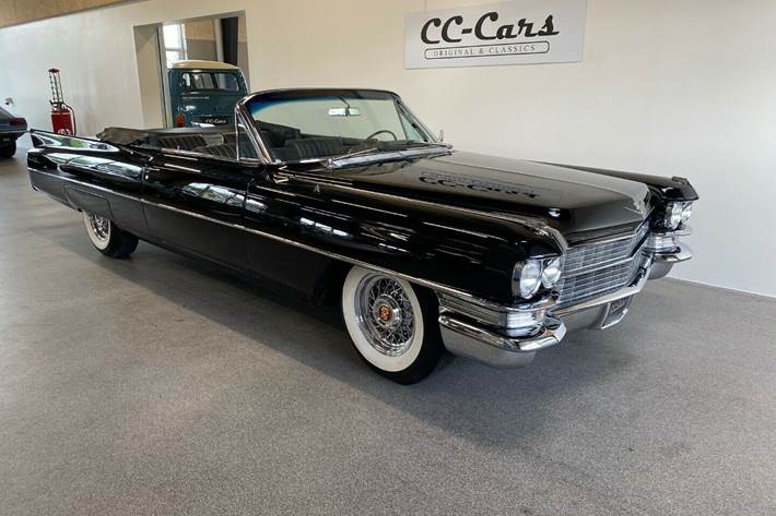 Sort Cadillac Convertible fra 1963