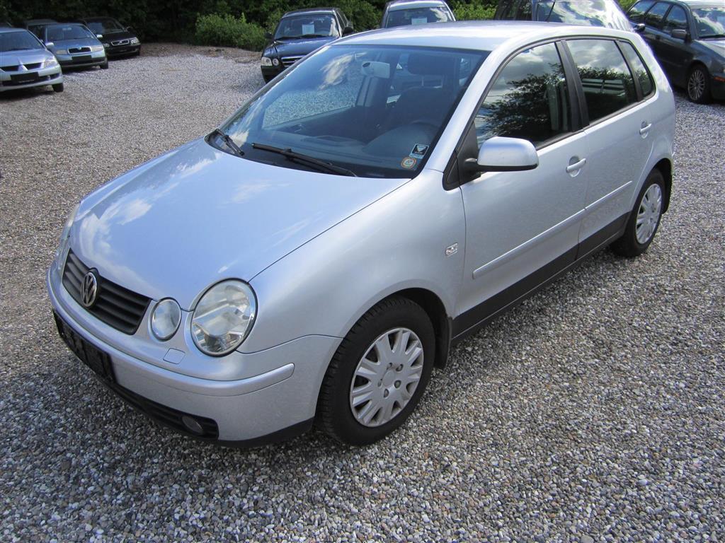 Sølv VW Polo fra 2005