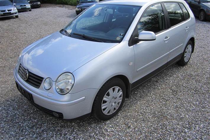Sølv VW Polo fra 2005