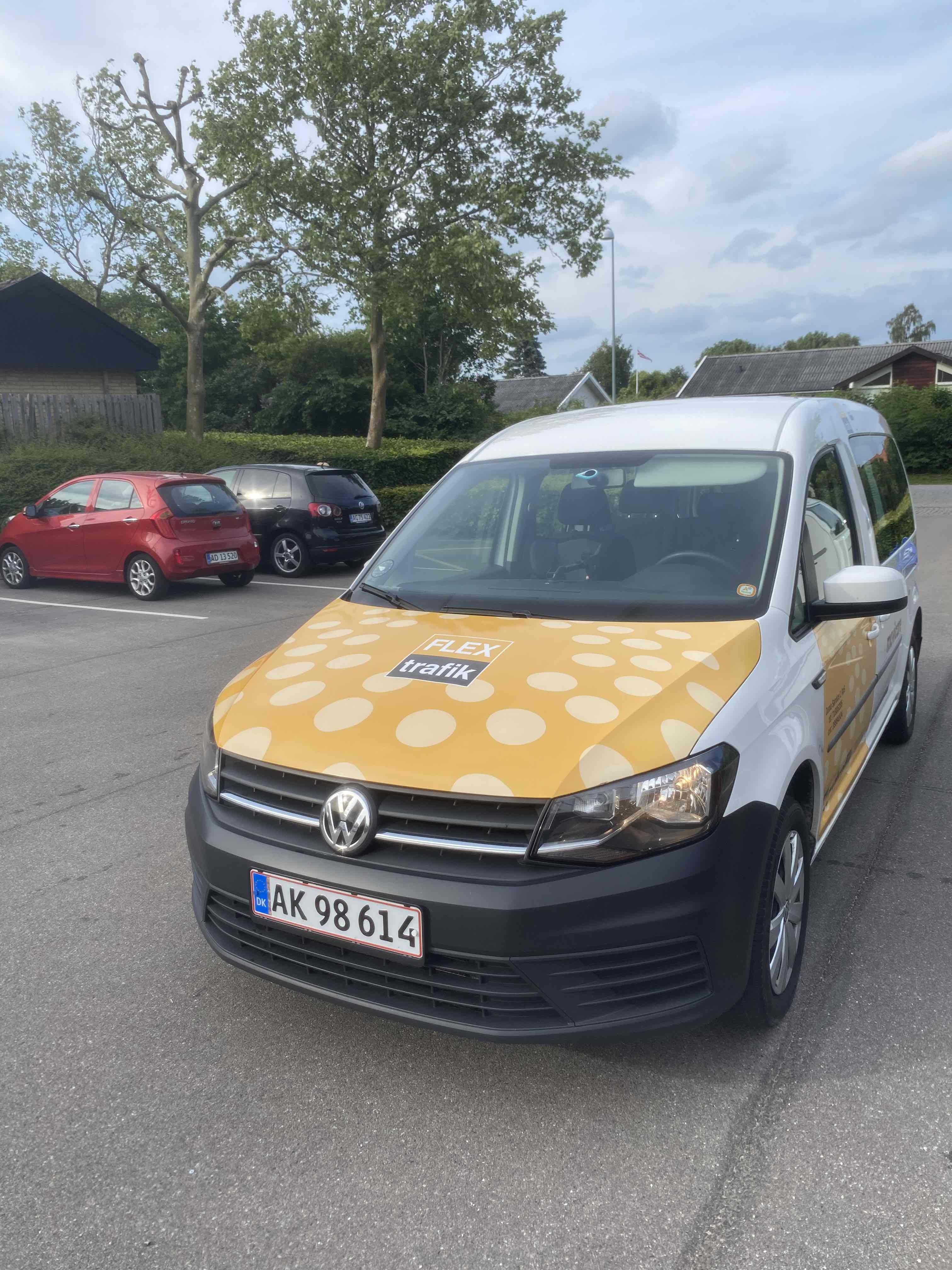 Hvid VW Caddy Maxi fra 2017