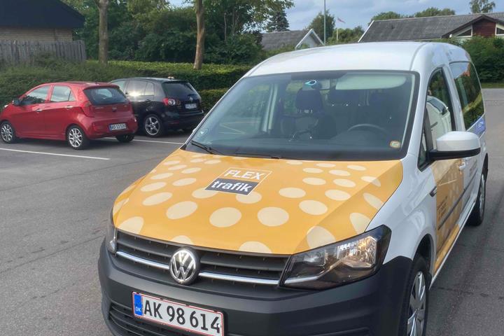 Hvid VW Caddy Maxi fra 2017