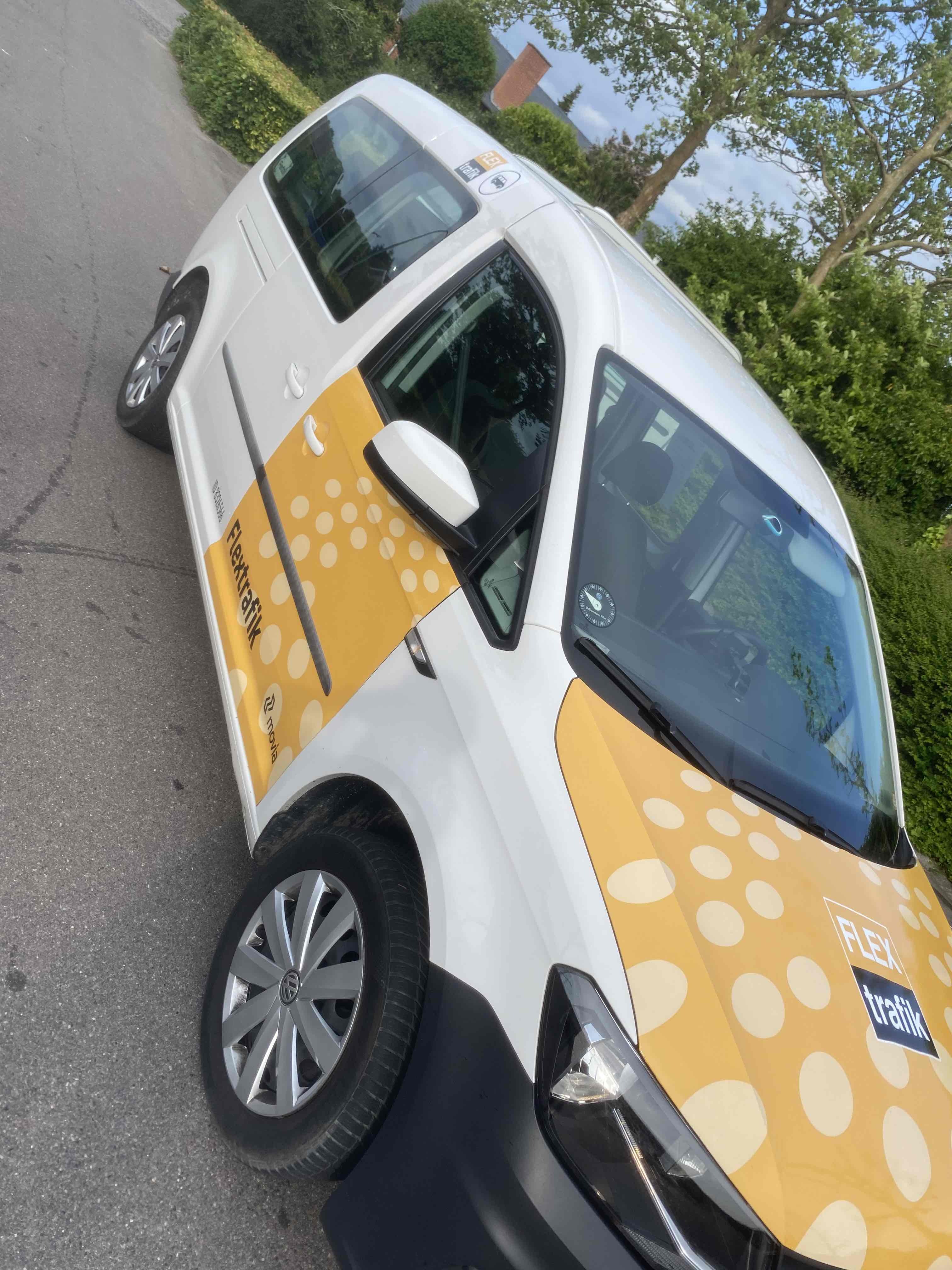 Hvid VW Caddy Maxi fra 2017