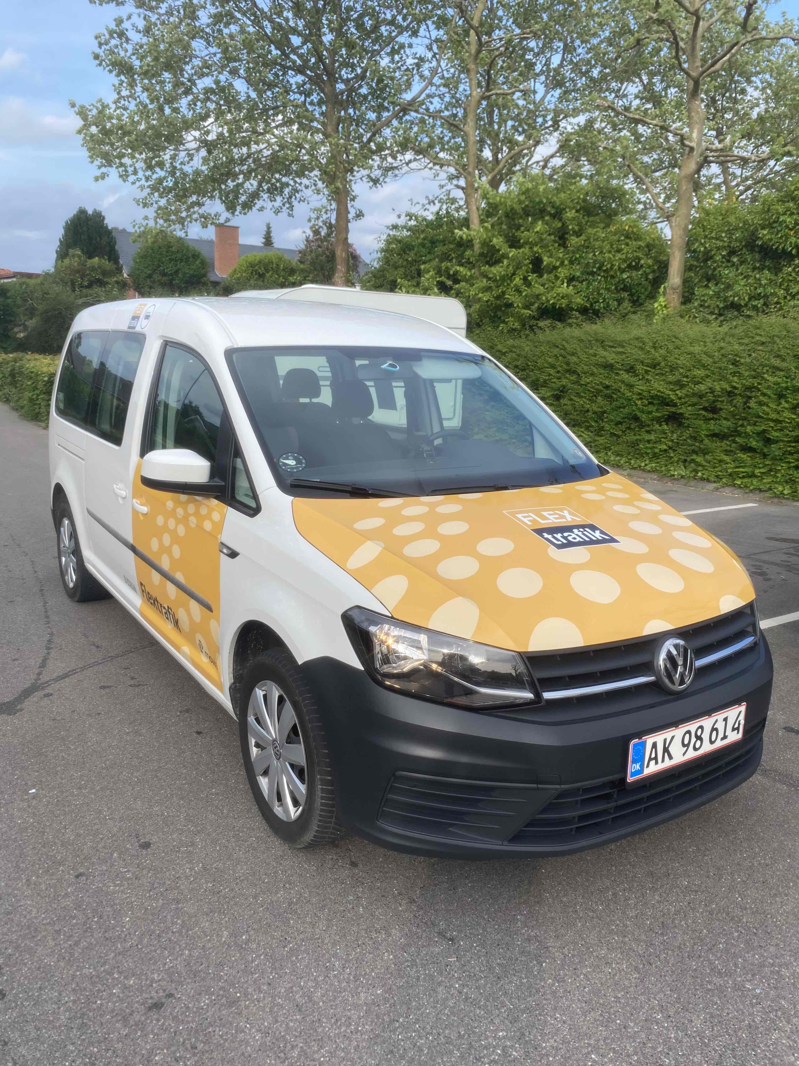 Hvid VW Caddy Maxi fra 2017