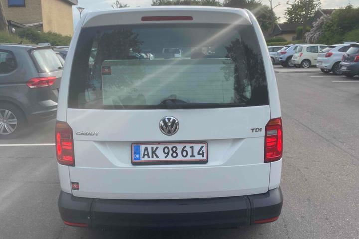 Hvid VW Caddy Maxi fra 2017