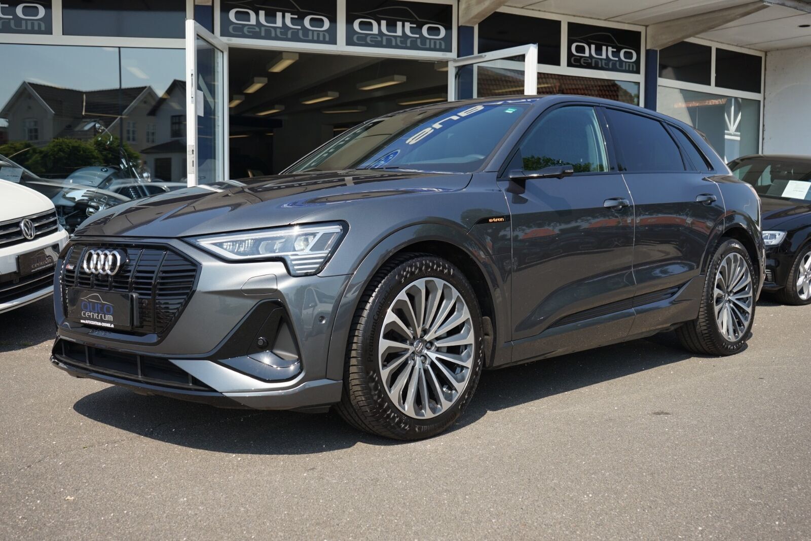 Grå Audi e-tron fra 2020