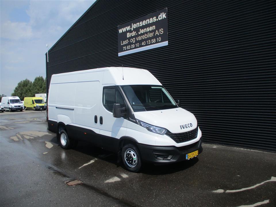 Hvid Iveco Daily fra 2022