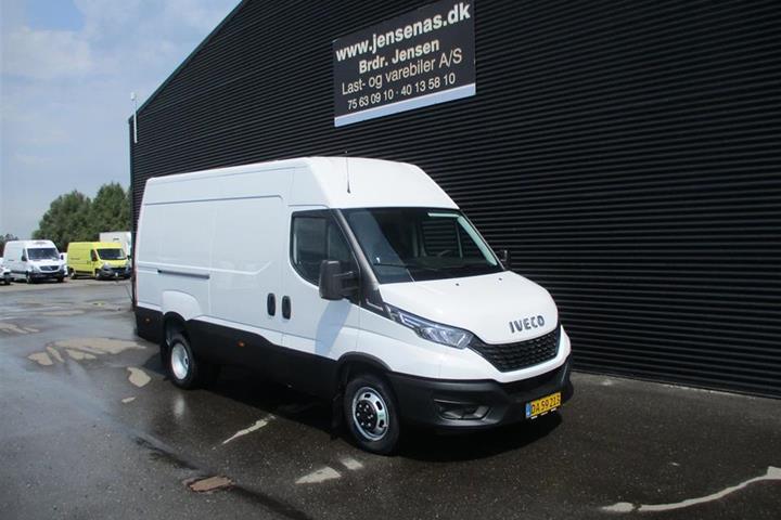 Hvid Iveco Daily fra 2022