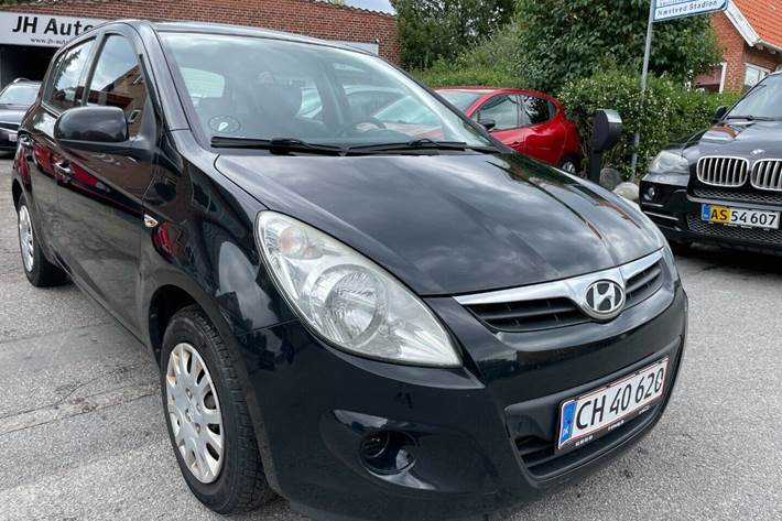 Sort Hyundai i20 fra 2009