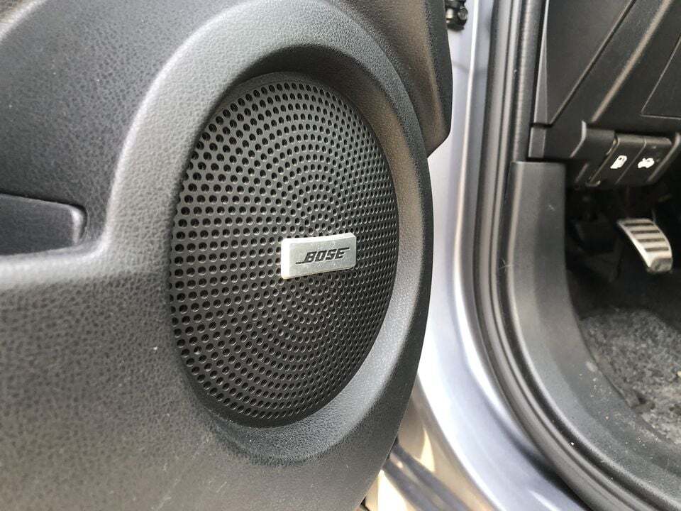 Blå Nissan Qashqai fra 2011